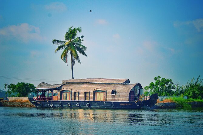 2 Days Trip to Athirappilly Falls & Alleppey