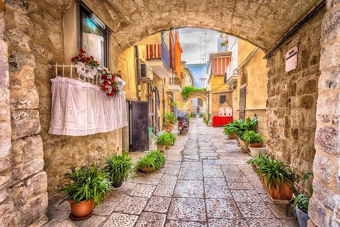 2-Hour Guided Walking Tour of Bari With Street Food - Good To Know