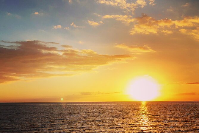 2-hour Tiki Pub Sunset Experience in Fort Myers Beach