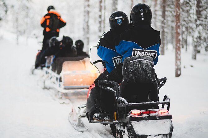 1 Hour Easy Snowmobile Safari in Levi - Meeting and Pickup