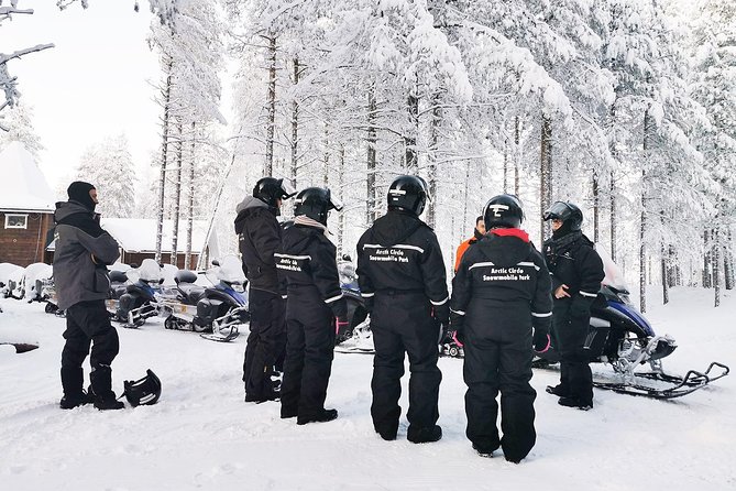 1-Hour Snowmobile Safari Experience - Meeting and Pickup