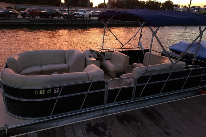 10 Passenger Pontoon Boat Rentals - Features to Look for in a Pontoon Boat Rental
