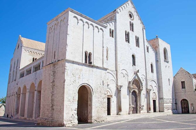 2-Hour Guided Walking Tour of Bari With Street Food - Street Food Highlights