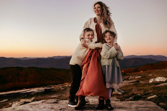 2-Hour Hiking Experience With Carly Buntin Photography - Inclusions
