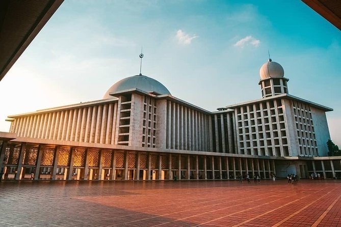 4 Hours Jakarta Private City Tour - (Most Tourist Attractions) - Logistics and Transportation