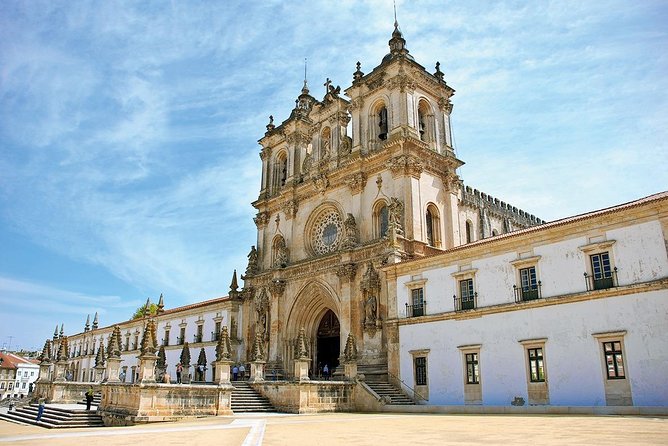 6-Day North Portugal Tour: Porto, Braga, Fátima, Coimbra, Guimaraes, Aveiro and Batalha, From Lisbon - Pricing and Booking