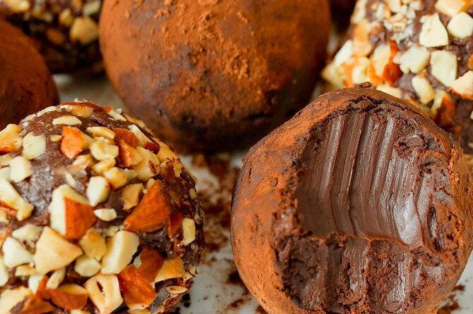 75 Minute Jacksonville Candy and Cocktail Guided Class - Meeting Point Details