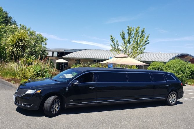8 Hour Napa or Sonoma Wine Tour in Private Limousine - Inclusions and Amenities