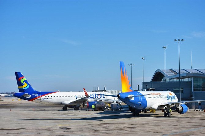 Airport Transfer: Niagara Falls, ON to Niagara International Airport (IAG) - Meeting and Pickup