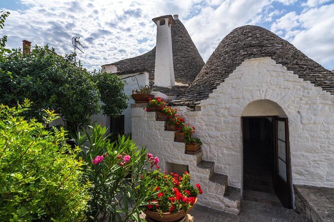 Alberobello Walking Tour With Aperitif - Meeting Point