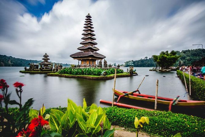 Bali Watching Dolphin at Lovina Beach - How to Get to Lovina Beach in Bali