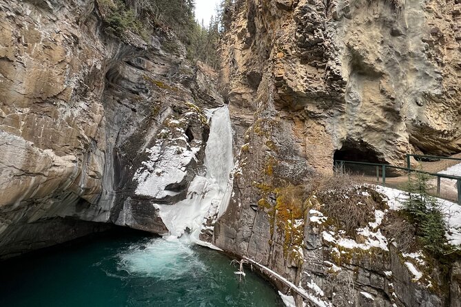 Banff, Yoho, and Icefield Parkway Private Tour - Availability and Reservation