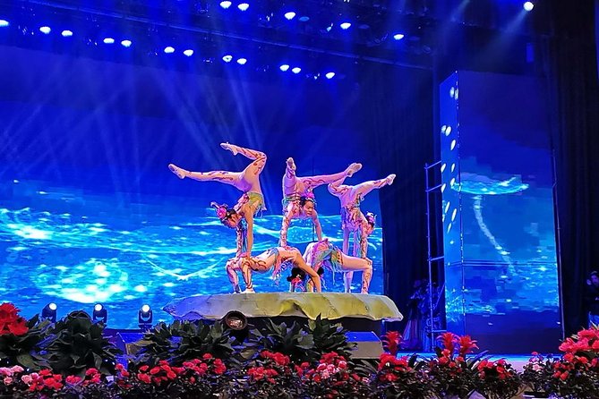 Beijing Luxury Dinner at Lost Heaven and VIP Seated Acrobatic Show Plus Houhai Visit - Tour Overview