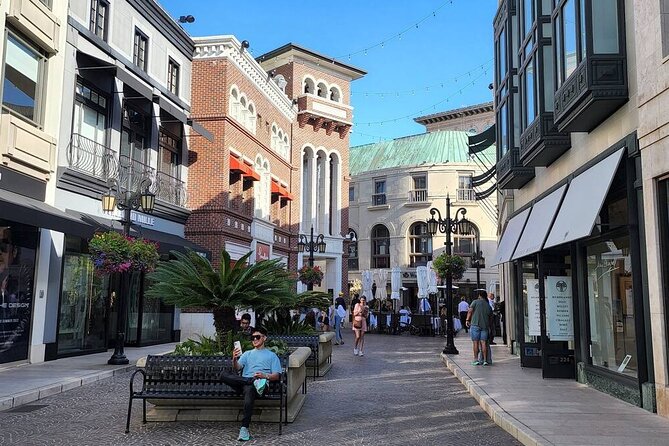 Beverly Hills Walking Tour W/ the Chocolate of the Stars - Chocolate Tasting Experience