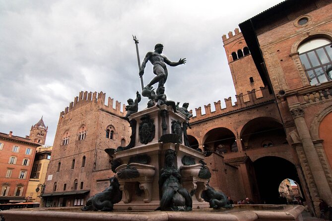 Bologna Highlights Tour - City Landmarks