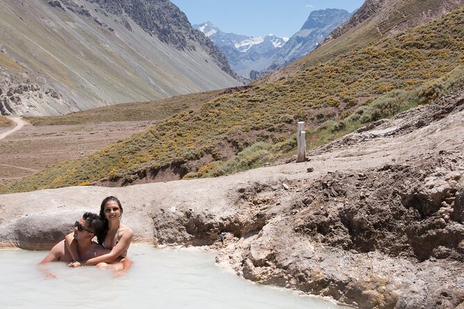Cajon Del Maipo Hiking Tour and Baños Colina From Santiago - Hiking Route Details