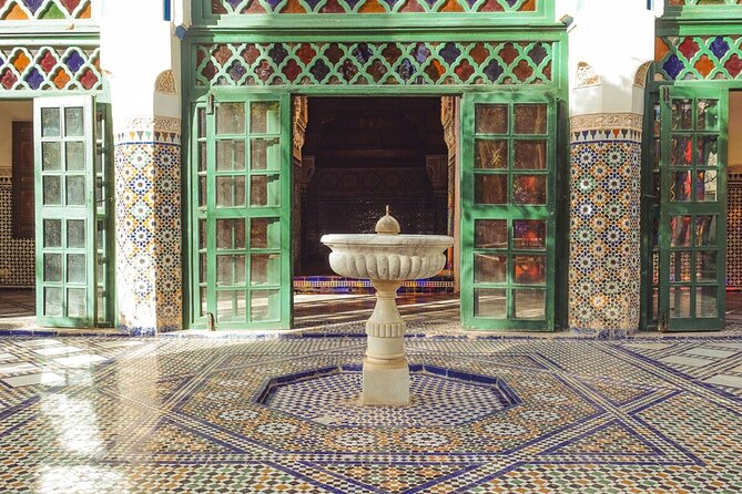 Casablanca Airport to Marrakech Private Transfer With Marrakech City Tour - Tour of Marrakech Markets and Alleyways
