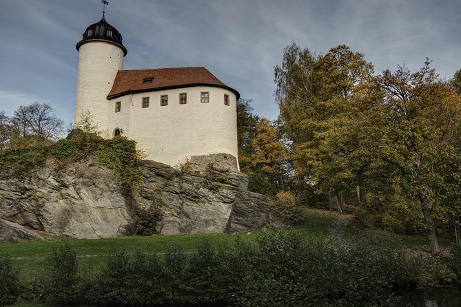 Chemnitz Private Walking Tour With A Professional Guide - Benefits of Hiring a Professional Guide