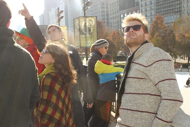 Chicago Seasonal Stroll Walking Tour of Holiday Attractions - Landmarks and Attractions