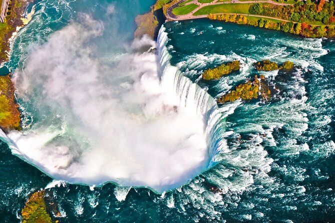 Departure Private Transfer: Niagara Falls to Toronto Airport YYZ in Luxury SUV - Pickup and Drop-off