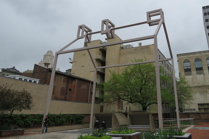 Discovering Colonial Philadelphia Private Walking Tour - Americas History and Founding Fathers