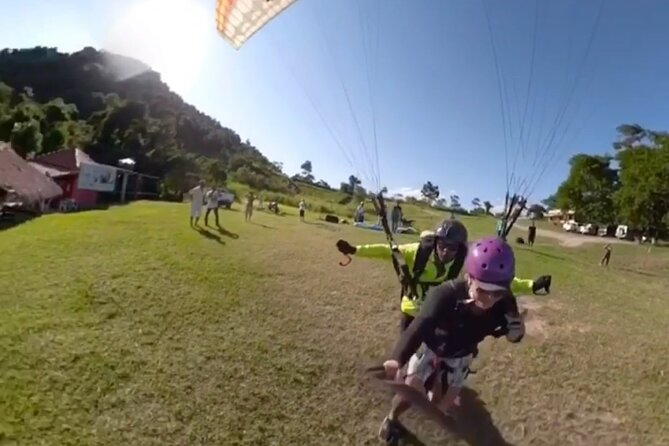Double Paragliding Flight in Niteroi - Good To Know