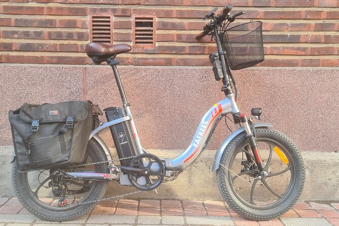 E-Bike Rental / Self-Guided Tour to Seurasaari - Meeting and Pickup