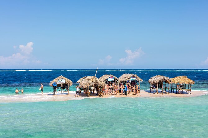 Experience Cayo Arena With Snorkeling and Lunch Buffet - Snorkeling Experience
