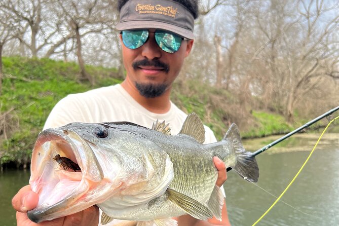 Full Day Guided Fishing Tour in Canyon Lake - Meeting and Pickup