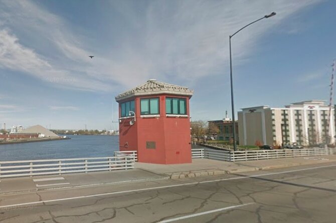 Green Bay Scavenger Hunt: Victory In Titletown - Location and Opening Hours