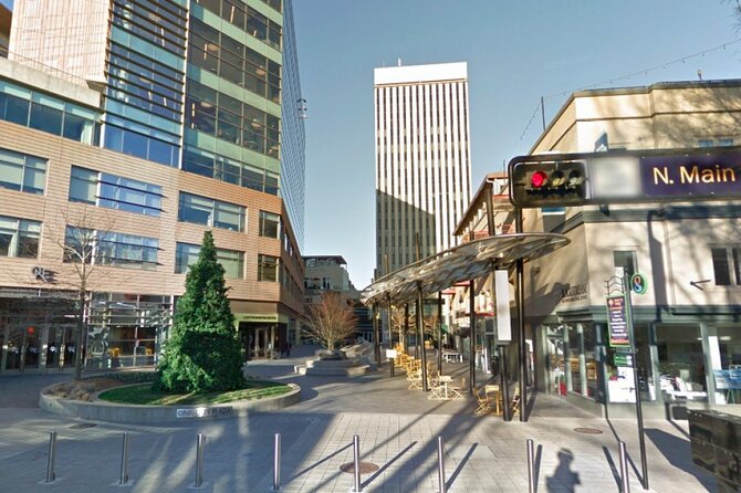 Greenville Scavenger Hunt: Greenville Adventure - Team-Building Experience