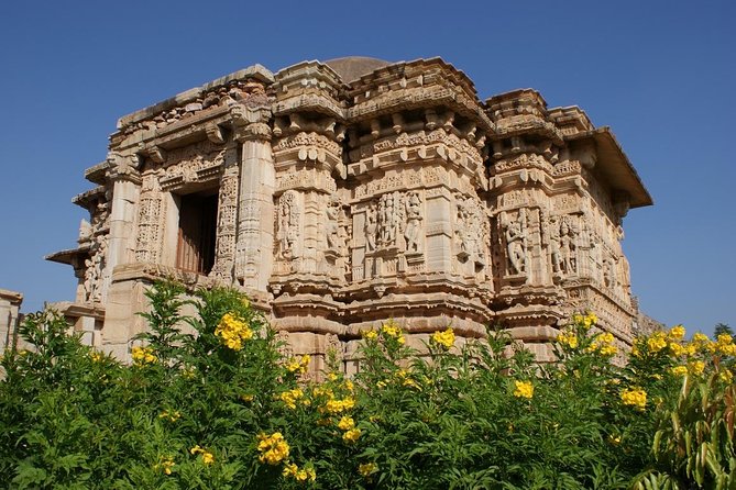 Guided Chittorgarh Fort Day Tour From Udaipur With Lunch - Historical Highlights