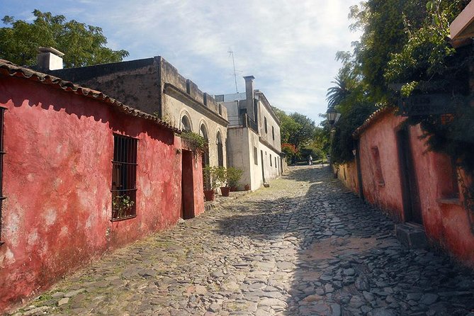 Guided Day Trip to Colonia Del Sacramento From Montevideo - Itinerary Details