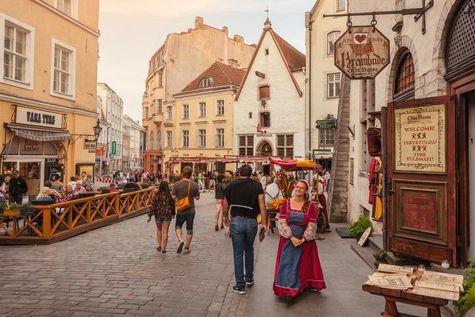Guided Tallinn Day Tour From Helsinki / Include Hotel Transfers - Meeting and Pickup Information