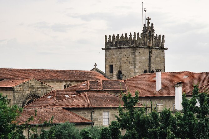 Guimarães Old Town Private Walking Tour - Inclusions