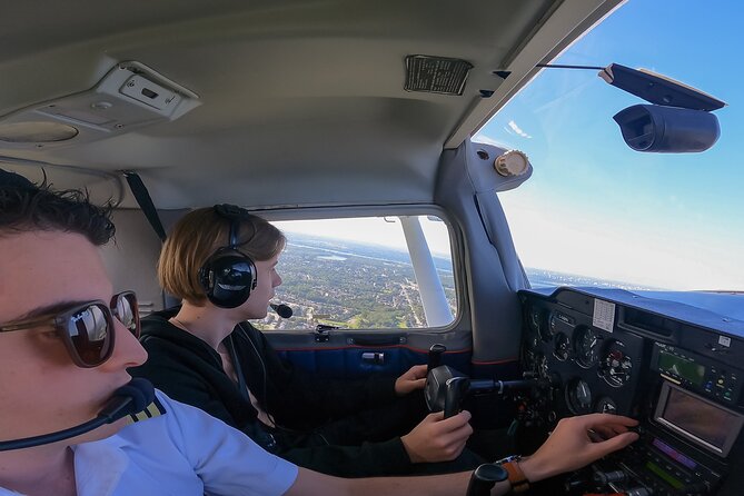 Initiation to Airplane and Helicopter Piloting in Gatineau-Ottawa - Available Flight Packages and Prices