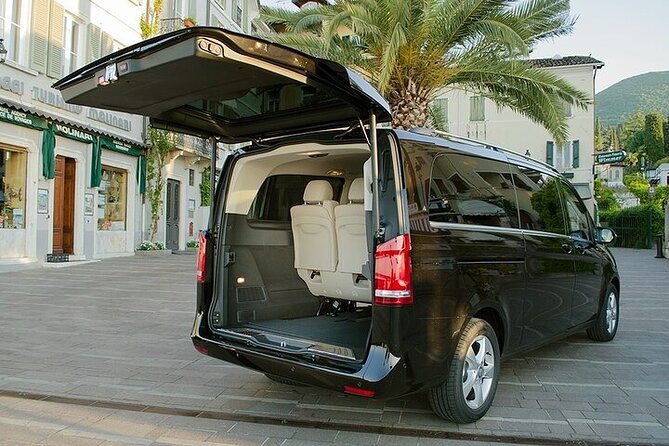 Kingston to Ocho Rios Round Trip Transfer - Meeting and Pickup