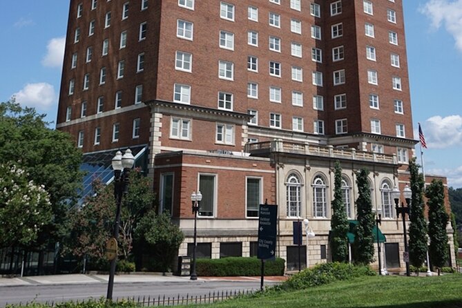 Knoxville's Country Music Heritage: A Self-Guided Audio Tour - Start Point: Former WIVK Radio Station