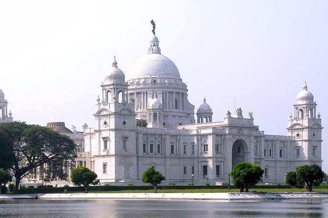 Kolkata Tour in Private Car With Guide & Lunch for Immersive Cultural Experience - Itinerary Highlights