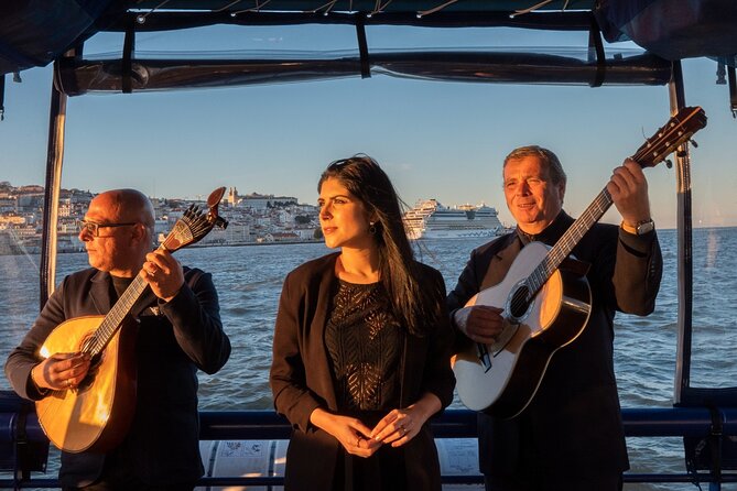 Lisbon: 1-Hour Cruise With Live Fado and Drinks - Inclusions