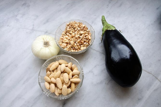 Local Market Visit and Private Cooking Class at a Cesarinas Home in Lecce - Experience Highlights