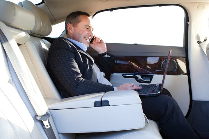 Luxury Mercedes SUV Service for Bogotá Travelers - Pickup and Drop-off Information