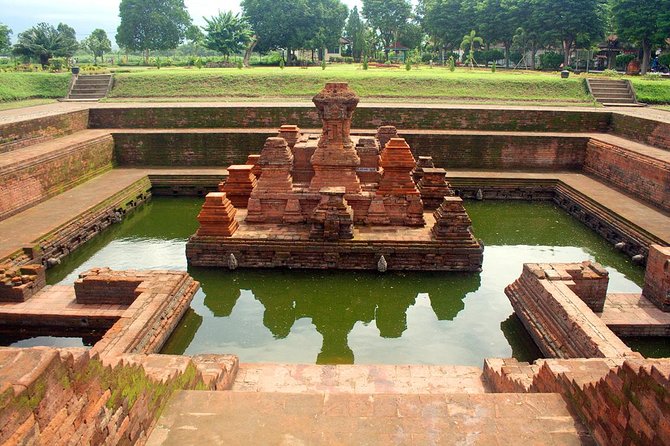 Majapahit Heritage Archaelogy Tour via Surabaya - Itinerary and Sites