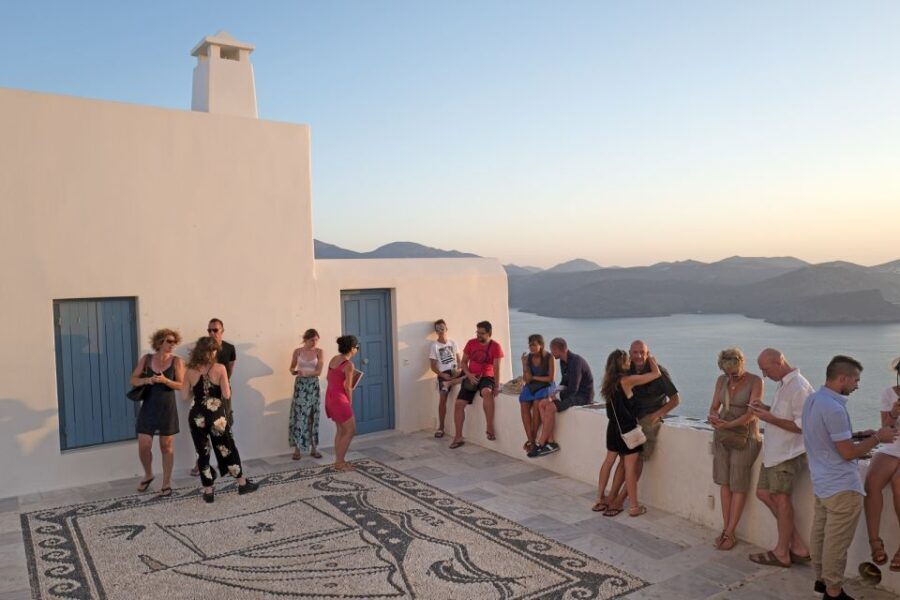 Milos Island: Archaeology & Culture Tour