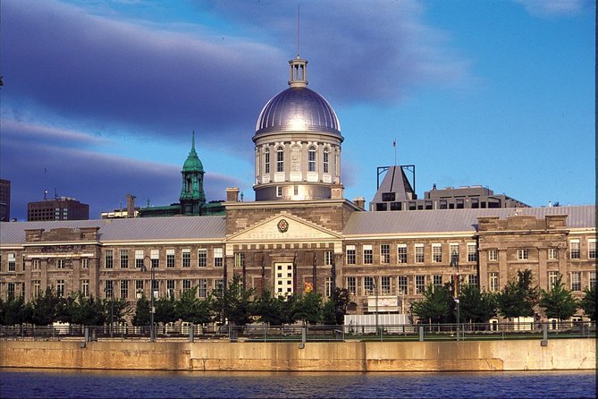 Montreal Airport YUL Private Transfer to Montreal in Business Car - Drop-off Point