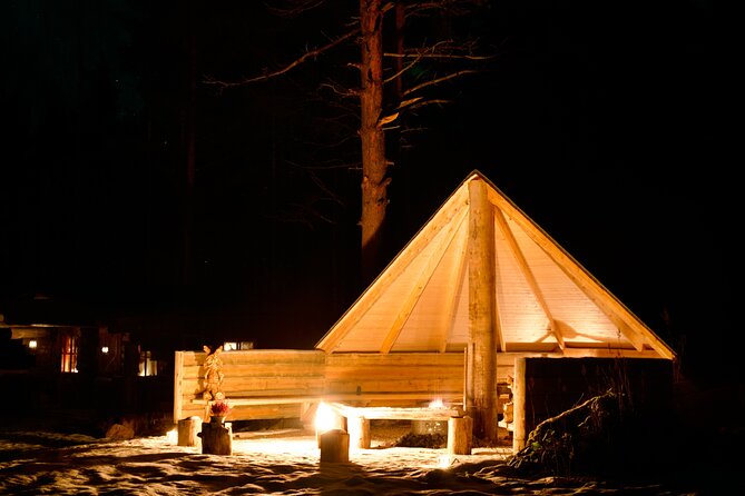 Northern Lights Tour in Atmospheric Cottage - Inclusions