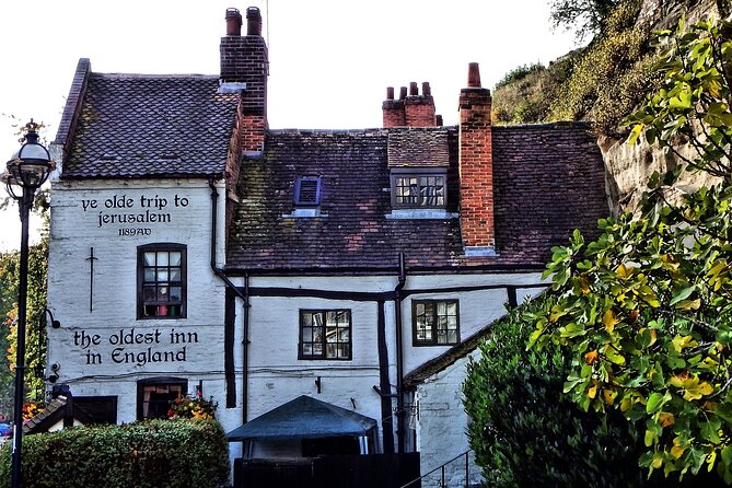 Nottingham Private Walking Tour With a Professional Guide - Exploring Robin Hoods Nottingham