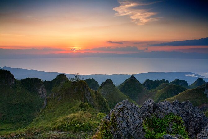 Osmeña Peak and Kawasan Falls Canyoneering Private Tour - Itinerary Overview