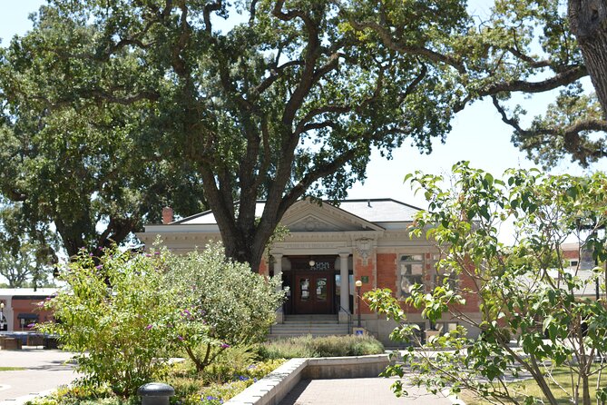 Paso Robles Scavenger Hunt Walking Tour and Game - Meeting and Pickup Information