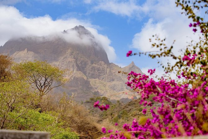Praia Small-Group Full-Day Santiago Tour - Itinerary Overview